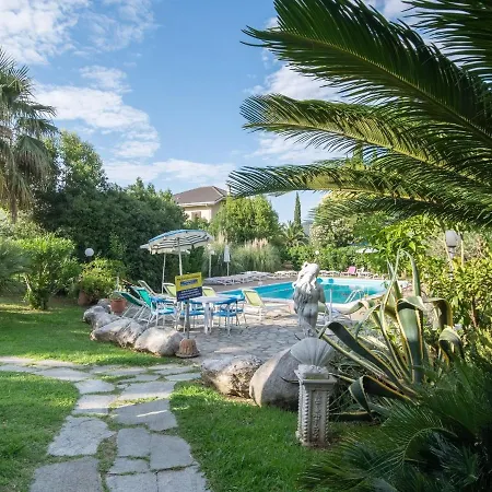 Splendid In With Swimming Pool Loano