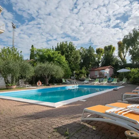 Splendid In With Swimming Pool