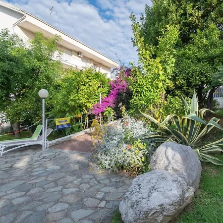 Apartment Splendid In With Swimming Pool Loano